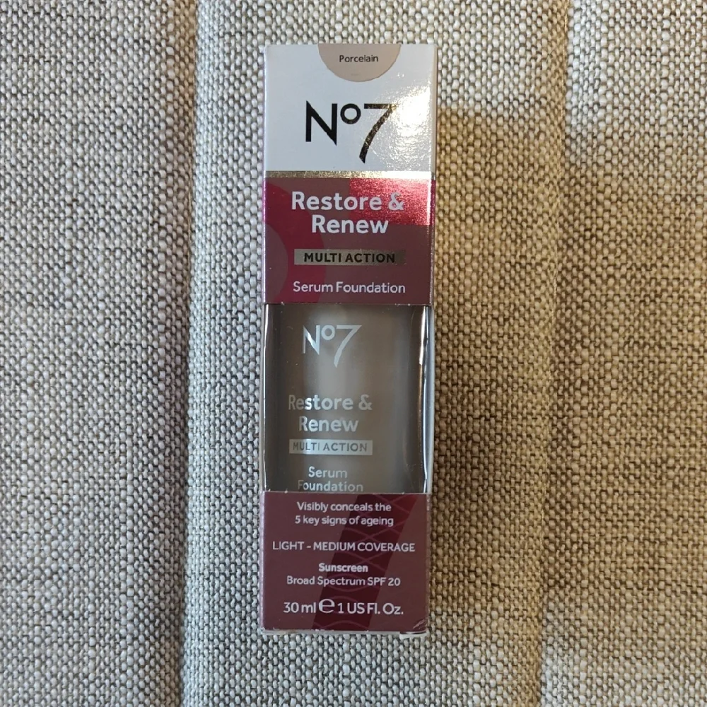 No7 Restore & Renew Serum Foundation - Porcelain